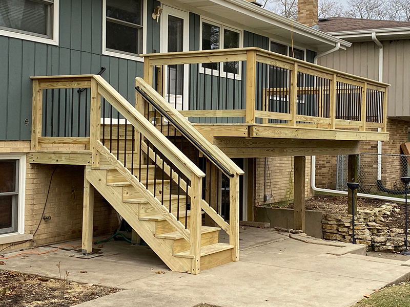 Wood deck built in Chicago, IL